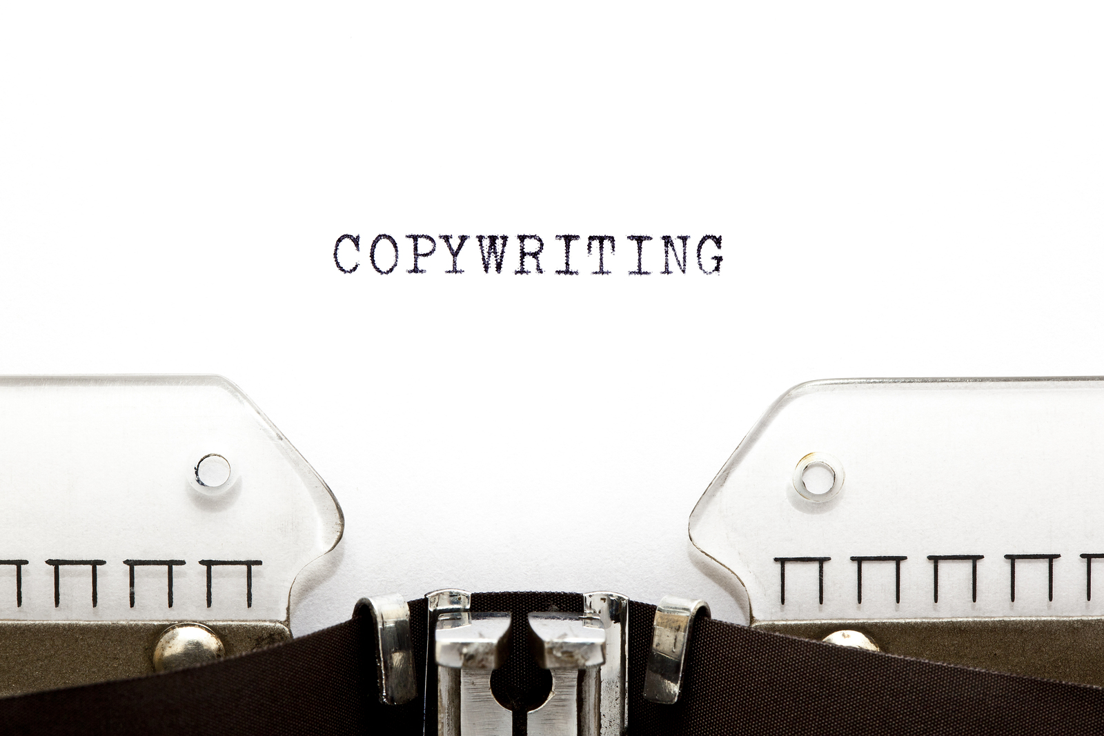 Está escrito Copywriting em uma máquina de escrever